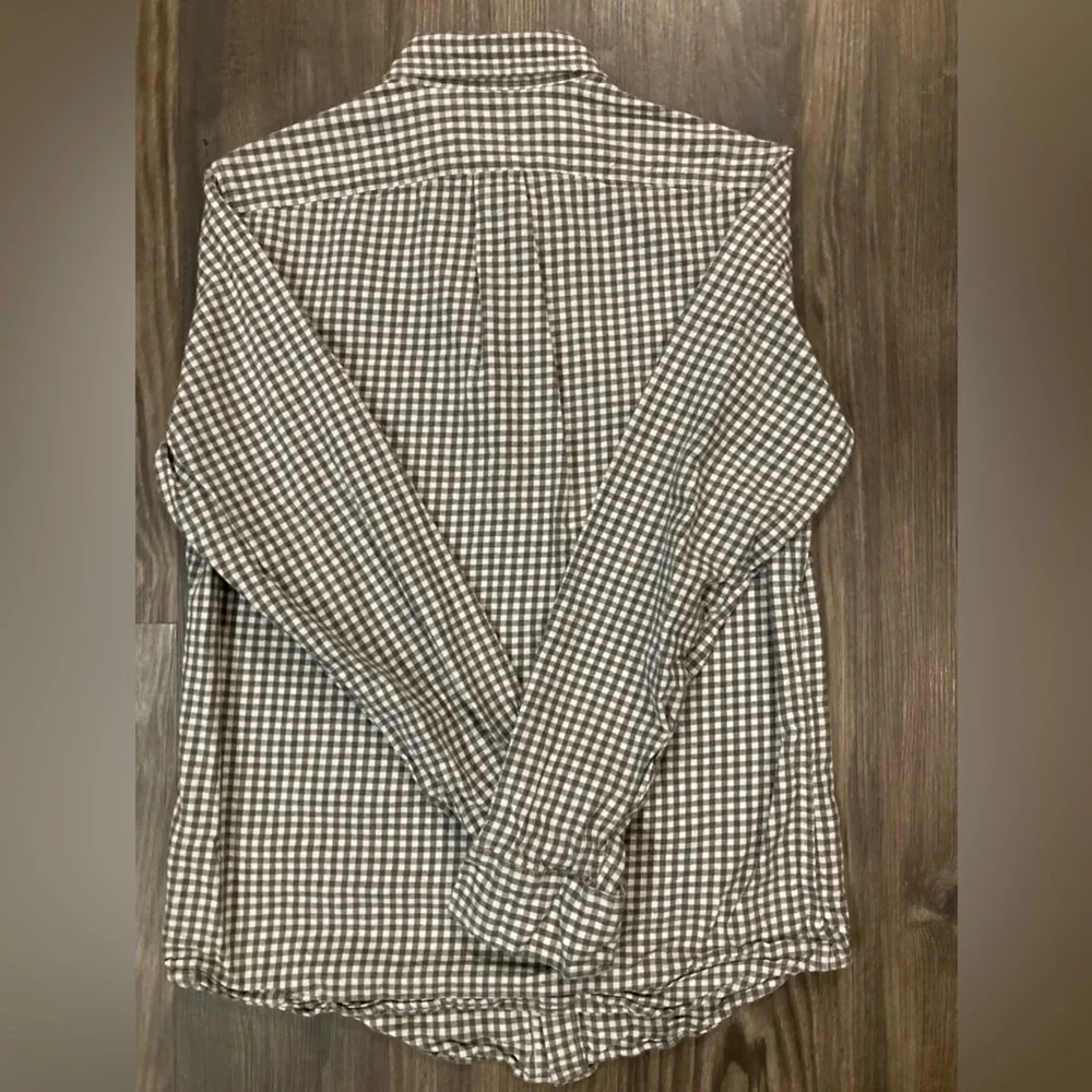 J. Crew Classic Brushed Twill Men’s‎ Small Button Down